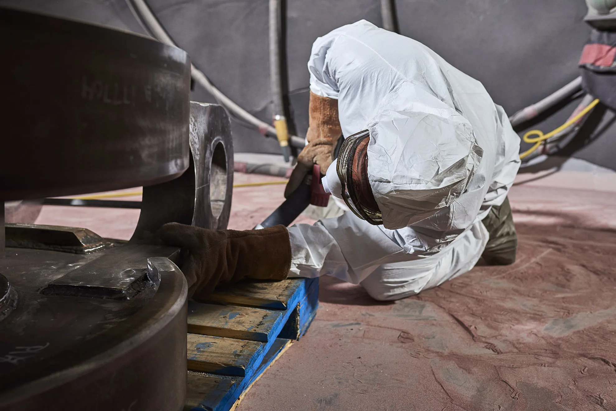 Комбинезоны легкой [br] и средней защиты